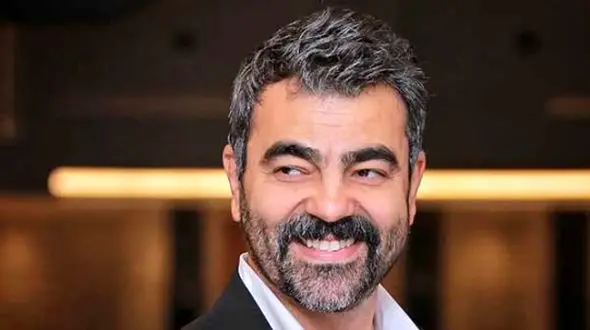 فیلم/عاشقانه های دلنشین بهزاد خلج، اجل معلق با پسرانش: از ساعت 11 شب به بعد آدم بداخلاقی میشم.../ تنها چیزی که منو آرومم میکنه...!