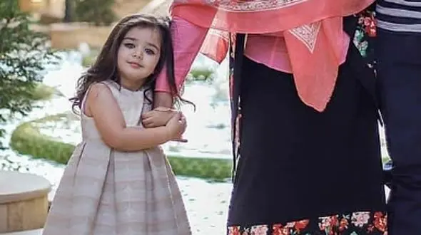 عکس | زیباترین دختر ایرانی، نوه چشم رنگی محمود پاک نیت با تم یلدایی و لباس محلی دلبر