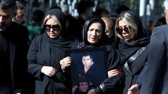 فیلم / نگاهی به کِل کشون و گل ریزون جشن عروسی امید جهان  / غم انگیزترین پایکوبی خواهر و سر پیکرش در مزار ...