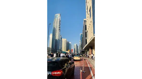 فیلم لحظه وحشت مردم دبی از زلزله بندرعباس 