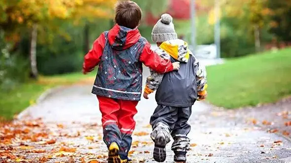 7 پیشنهاد کاربردی برای تقویت مهارت دوست یابی فرزندان 