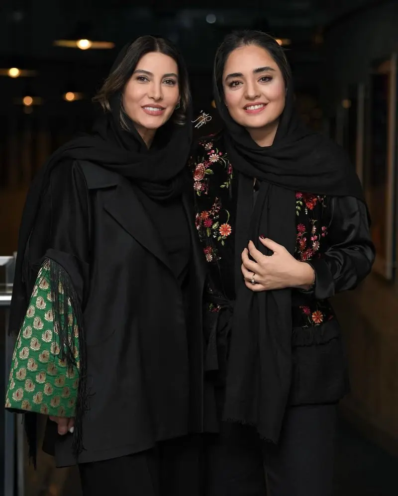 نرگس محمدی به همراه همسرش علی اوجی و فریبا نادری در جشنواره فیلم شهر