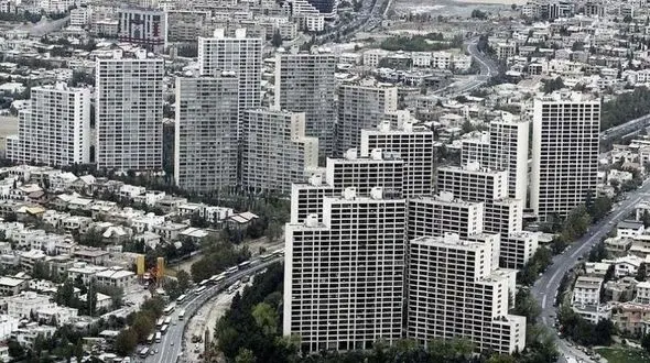 سقوط مرگبار پسر جوان از طبقه 18 یک برج در شمال تهران / برادر و یک دختر مست در خانه بودند!