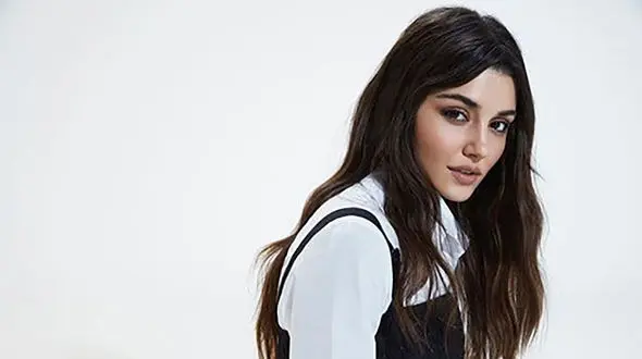 عکس/هانده ارچل و نامزدش