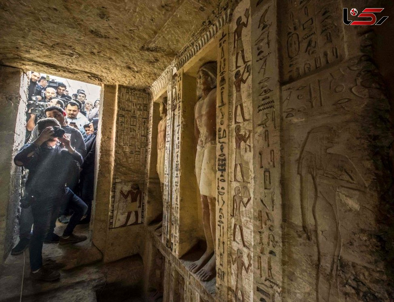 کشف اسرار درون مقبره های باستانی + عکس