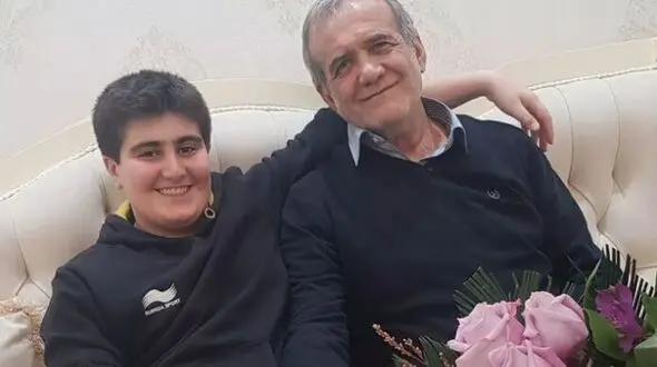 عکس/ جشن تولد نوه پسری دکتر مسعود پزشکیان با کیک خانگی/ چیدمان زیبا و ساده خانه 