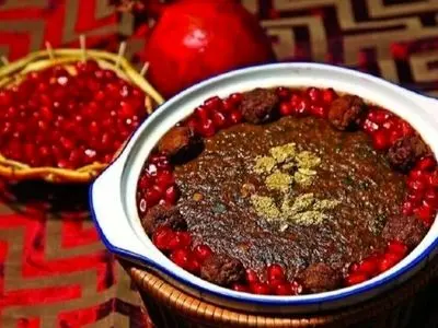 دستور تهیه آش انار تهرانی؛ انتخابی عالی برای شب یلدا