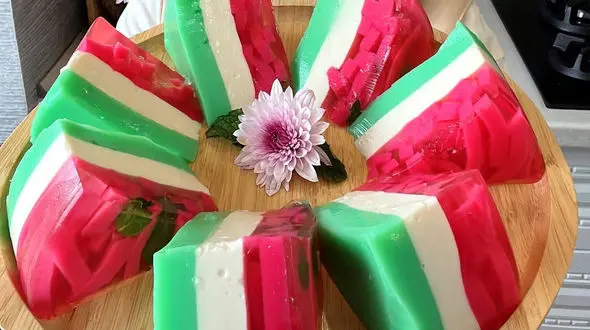 دسر ژله ای شب یلدا رو متفاوت درست کن / فیلم