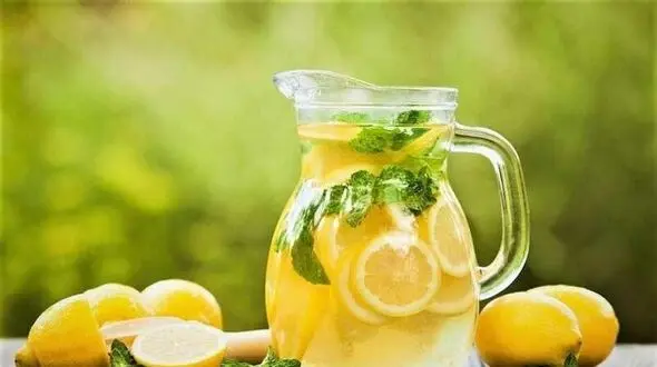 سحری مناسب برای تشنگی کمتر: کدام غذاها را نباید نادیده بگیرید؟
