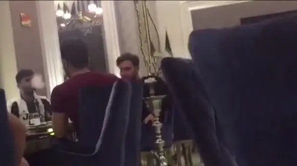 لحظه قلیان کشیدن محسن مسلمان بازیکن پرسپولیس + فیلم