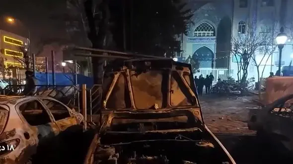 فیلم / لحظه به لحظه با به آتش کشیده شدن شهرهای ایران در ناآرامی های دی ماه