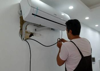 خلاقیت مشاغل؛ ایده هوشمندانه نصاب کولر گازی برای خنک کردن 2 اتاق تنها با یک دستگاه کولر مثل بمب صدا کرد+ویدیو/ انیشتین شمایی والسلام