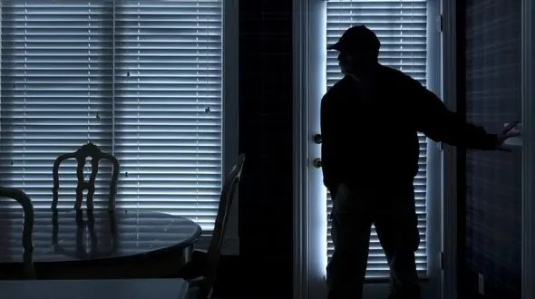 فیلم سرقت چند میلیاردی گاوصندوق  از خانه ای در  سعادت آباد تهران !