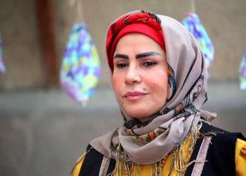فیلم / دلخوری تلخ ساقی زینتی  خدمتکار بدجنس  سریال پس از باران / 32 ساله بازیگرم اما .... + عکس زیبایی خودش و جذابیت دخترش 