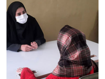 آزارهای نامادری دیانا دختر 14 ساله را از خانه فراری کرد / من خانه و پدر و مادر ندارم + نظر کارشناسی