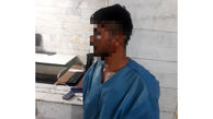 قتل خونین پسر جوان در خانه مجردی اش / قاتل آشنا پس از یک سال دستبند به دست به ملارد بازگشت + عکس قاتل