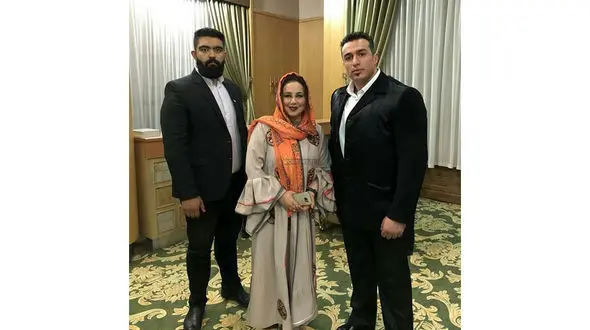 بهنوش بختیاری در بین دو بادیگارد قوی هیکل +عکس