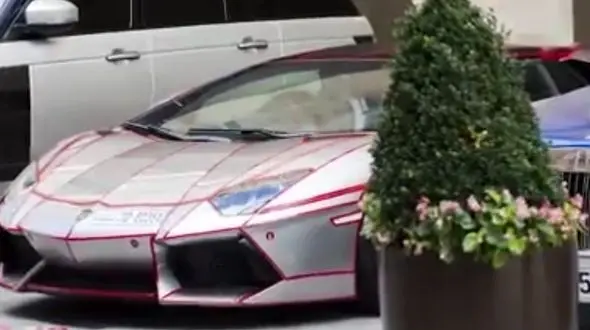 جمع‌آوری خودروهای لوکس اعراب از خیابان‌های لندن + فیلم و تصاویر