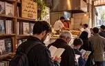 این زن خانه‌اش را کتابخانه کرد؛ حالا نانوایی‌های شهر را هم کتابخانه می‌کند + فیلم 