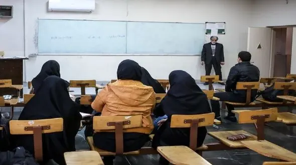 بیشتر دانشجویان در کلاس های درس حاضر می شوند / دانشجویانی که دست به آشوب می زنند، از بیرون دانشگاه خط می گیرند 