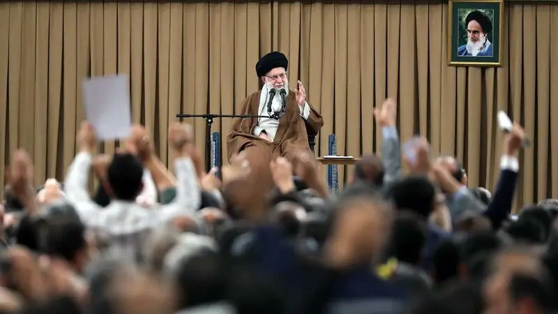 دیدار رهبری با کارگران