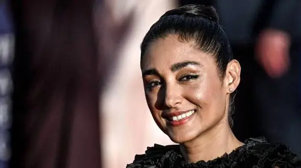 فیلم  تشویق ایستاده گلشیفته فراهانی در جشنواره فیلم دوویل/ گلشیفته نشان افتخار دیجیتال INA گرفت