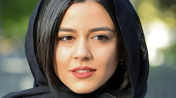 ظاهر عجیب ماهور الوند با روسری گلی + عکس
