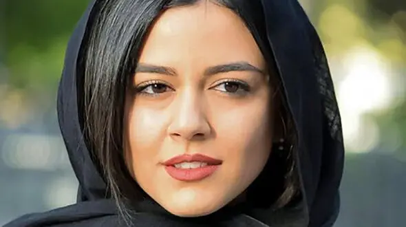 ظاهر عجیب ماهور الوند با روسری گلی + عکس