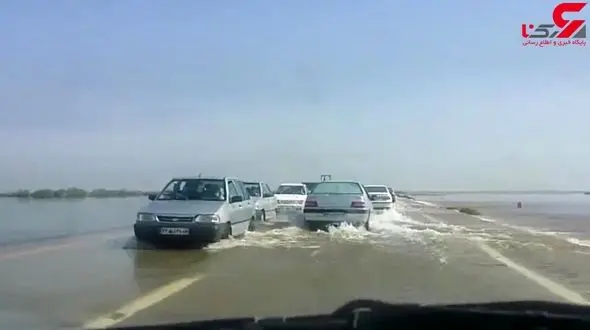 جاده اهواز به آبادان بسته شد / سیل یک قدمی آبادان رسید + فیلم