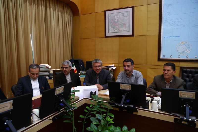 جلسه  اعضای کمیسیون امنیت ملی با عراقچی و بقائی 