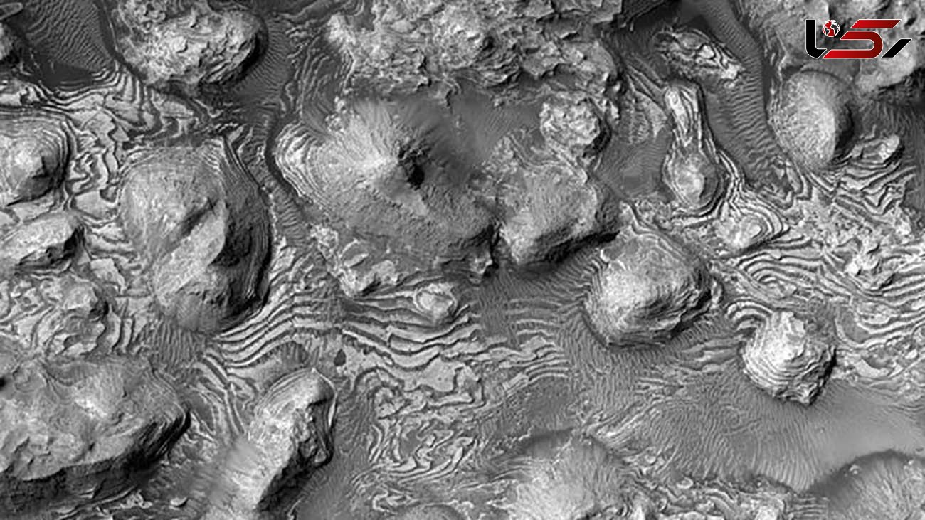 کشف آب در مریخ + عکس