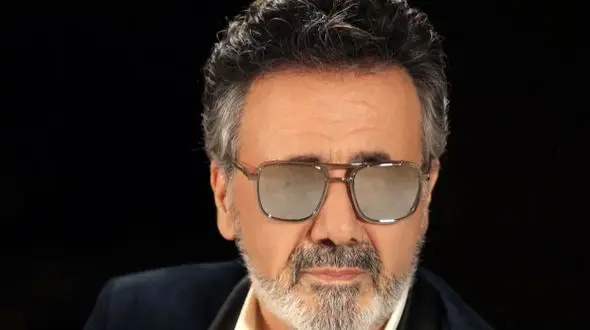 دانلود ریمیکس آواز باشکوه معین چاوشی شادمهر و هایده /  آهنگ غمگینم بیش از حد