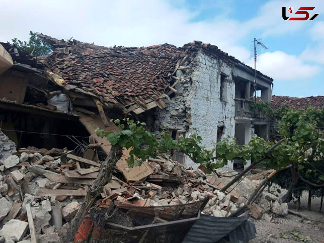 زلزله آلبانی ده‌ها خانه را ویران کرد