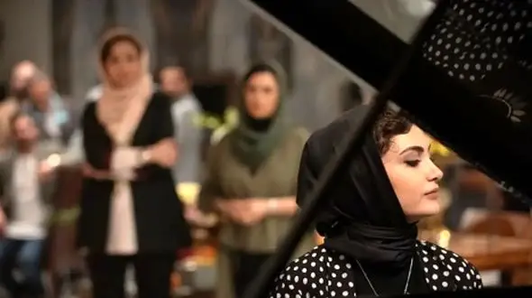 پیانو نوازی باشکوه الناز ملک تو خونه بازیگر معروف / رعنا آزادی ور عصبانی شد!