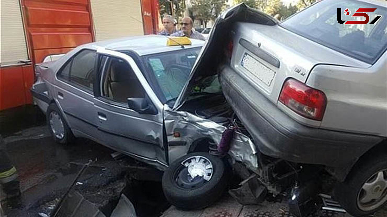 5 ماشین  در تهرانپارس به هم کوبیدند و مچاله شدند + تصاویر 
