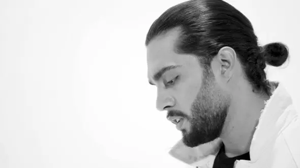 فیلم آواز باشکوه یکیو دارم کنارم از حامیم