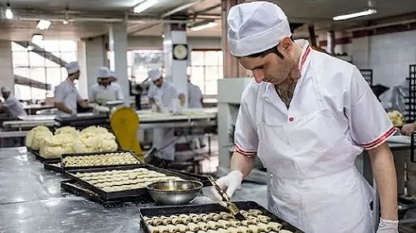 عکس / کیک مشاغل ویژه کارمندان بانک؛ شاهکار هنری یک قناد خوش‌ ذوق 