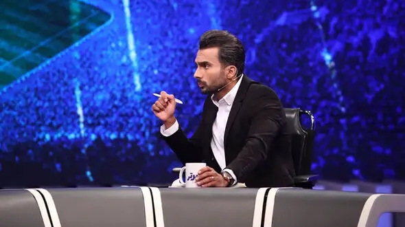 حضور مجری فوتبال برتر با پسرش در مسابقات انتخابی تیم ملی کشتی + عکس