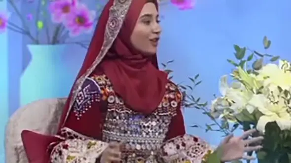 فیلم / رونمایی از اولین خانم مجری افغانستانی در صدا و سیمای ایران ! / مصاحبه با سیما تیرانداز در برنامه زنده !