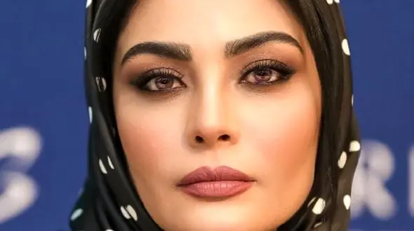 فیلم / لحظات پرحاشیه صحرا اسداللهی با بادیگاردش که سروصدا به پا کرد! / ماشالله چه بادیگارد پرابهتی...