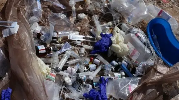 زباله های عفونی بیمارستان ها 6 برابر و زباله های خانگی 2 برابر شد/ محیط زیست نفس آرامی کشید