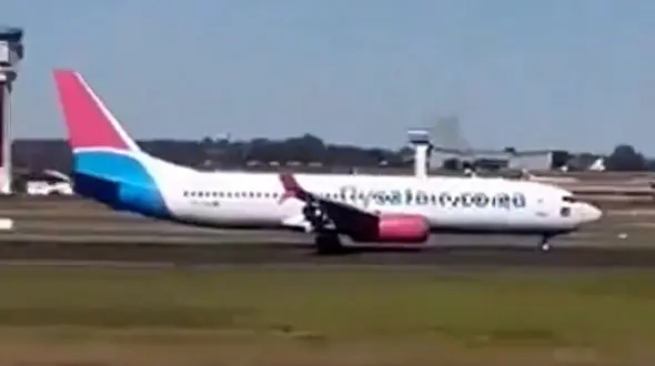 از سیل در چین تا برخورد دوهلیکوپتر نیروی دریایی در تمرین رژه