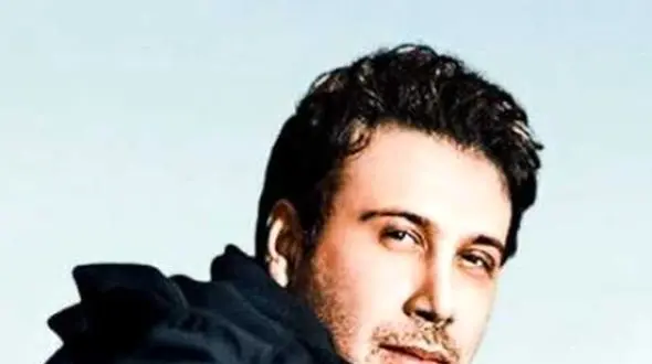 دانلود آهنگ باشکوه هایده و محسن چاوشی  به نام داری میری / من و کشته غم هات / کاری کردی که لحطه لحظه دلم تنگ شه برات