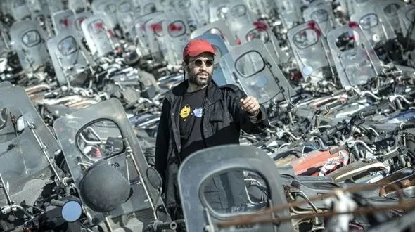 رجزخوانی های وحید مرادی فیلم سینمایی شد / شباهت عجیب امیر آقایی ! + فیلم 