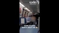 ببینید / حمله وحشیانه یک جوان به دو زن در مترو + فیلم