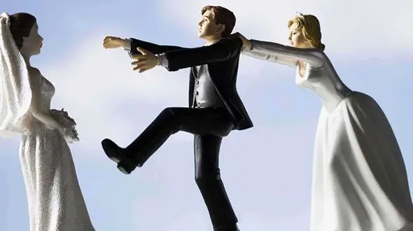 3 زنه بودن جذاب ترین بازیگر خاطره ساز برای ایرانی ها + عکس عروس خانم های شیک اش را ببینید !