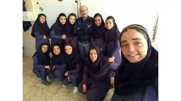 تازه ترین عکس سلفی از دختران شین آبادی / لبخندهایی که در چهره های سوخته تلخ شدند + آخرین اخبار
