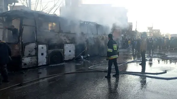 بررسی علت آتش‌گرفتن اتوبوس کارگران مینودشتی معدن طبس + فیلم