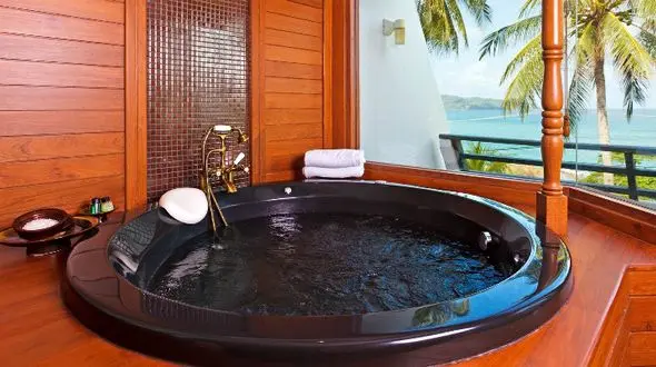 5 بیماری که از خطرات جکوزی به شمار می رود