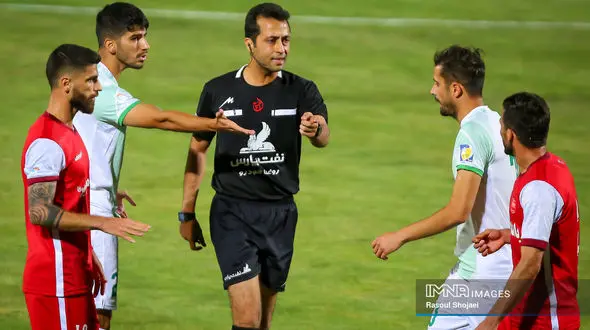 اعلام اسامی داوران هفته بیست و نهم لیگ برتر / بنیادی فر برای پرسپولیس قضاوت می کند، کاظمی برای استقلال